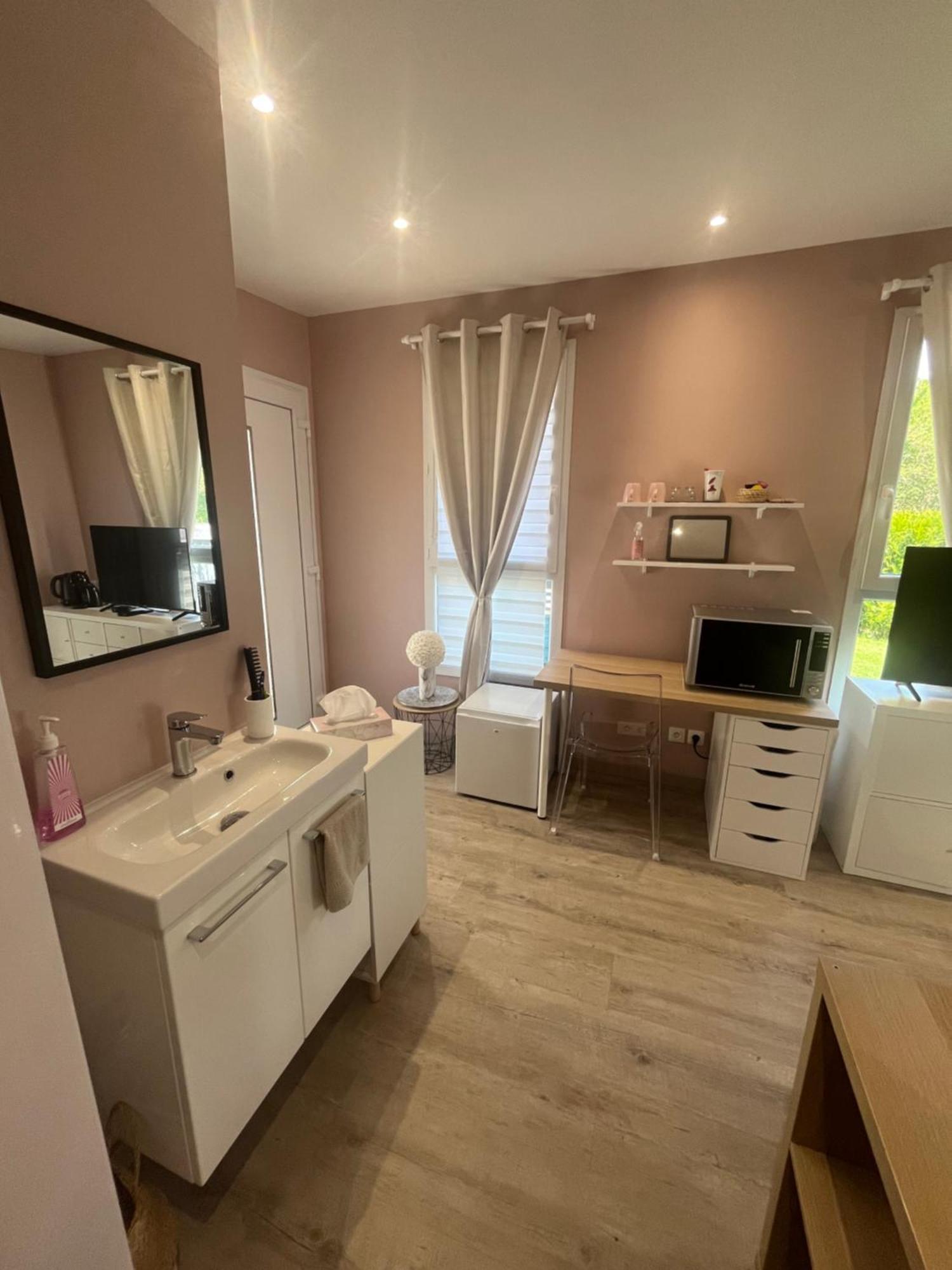 Dependance Prive Apartamento Saint-Thibault-des-Vignes Exterior foto